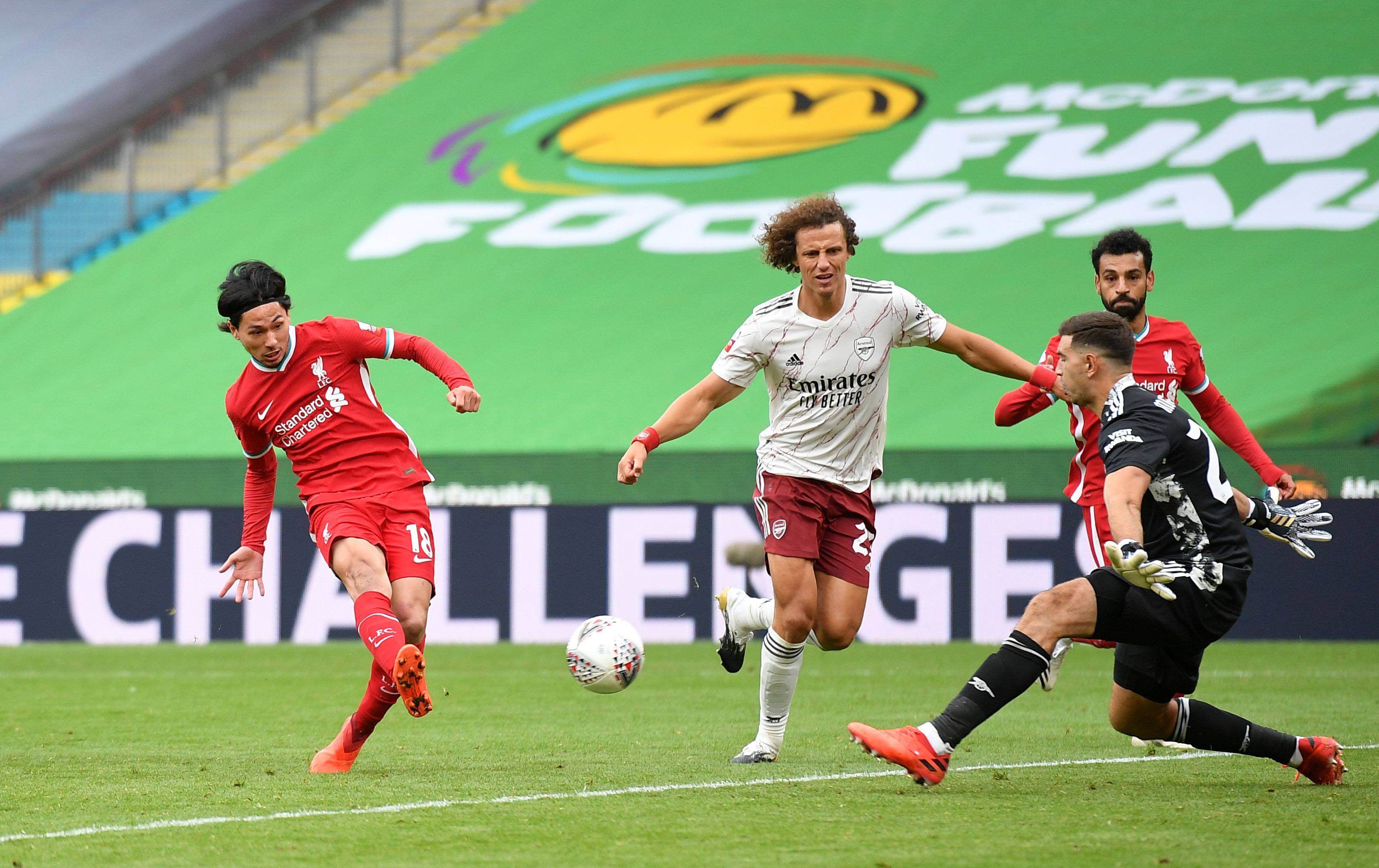 pg游戏关于今晚社区盾焦点战；阿森纳战术微调；气氛紧张；临场指挥获称赞的信息