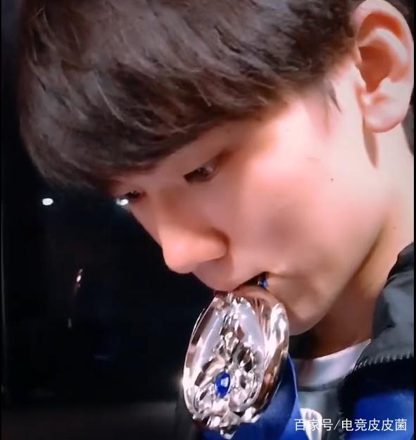 pg包含离谱！JackeyLove在老鹰比赛中夺冠费德勒在湖人比赛中赛况扑朔迷离，转折点斯图加特迎来里程碑的词条